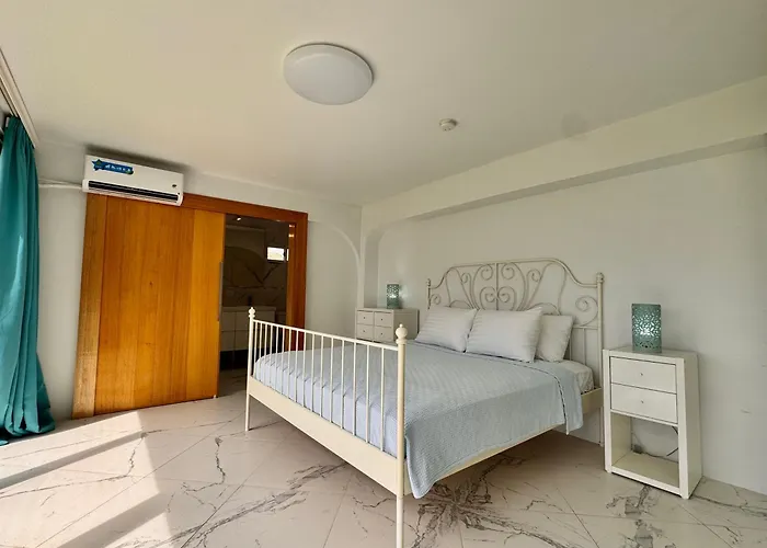 Sunset Suite - Beach Front Estates